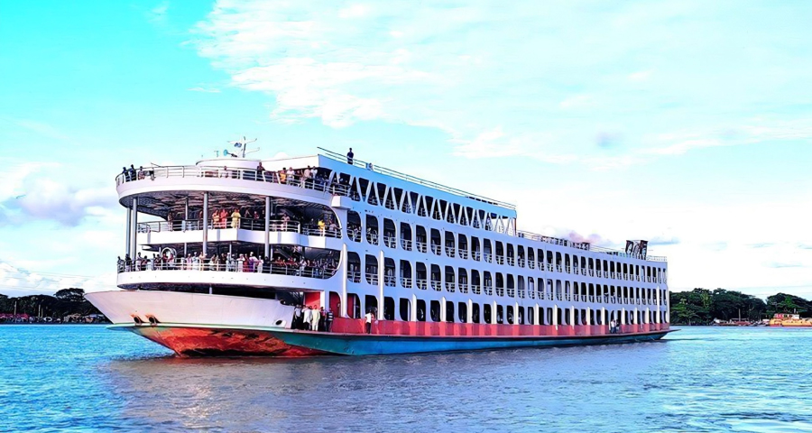 চাঁদপুরের সঙ্গে সারা দেশের লঞ্চ যোগাযোগ বন্ধ