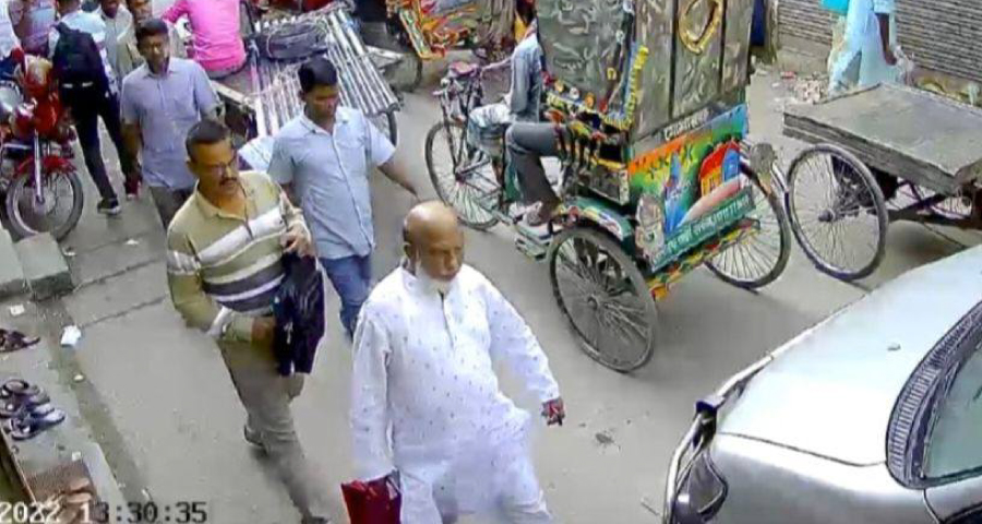 ময়মনসিংহে দিনদুপুরে ব্যবসায়ীর ৪ লাখ টাকা হাতিয়ে নিল প্রতারক