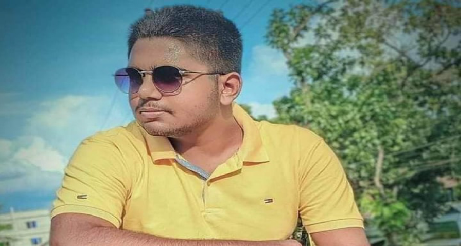 আর্জেন্টিনার পতাকা টানাতে গিয়ে স্কুলছাত্রের মৃত্যু