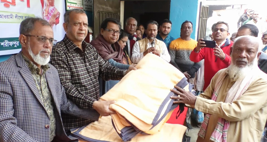 জামালপুরে অসহায় দুঃস্থ শীতার্ত মানুষের মাঝে কম্বল বিতরণ