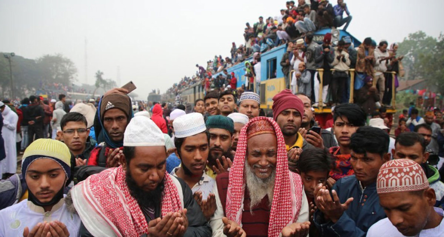 বিশ্বশান্তি কামনা করে ইজতেমার আখেরি মোনাজাত সম্পন্ন