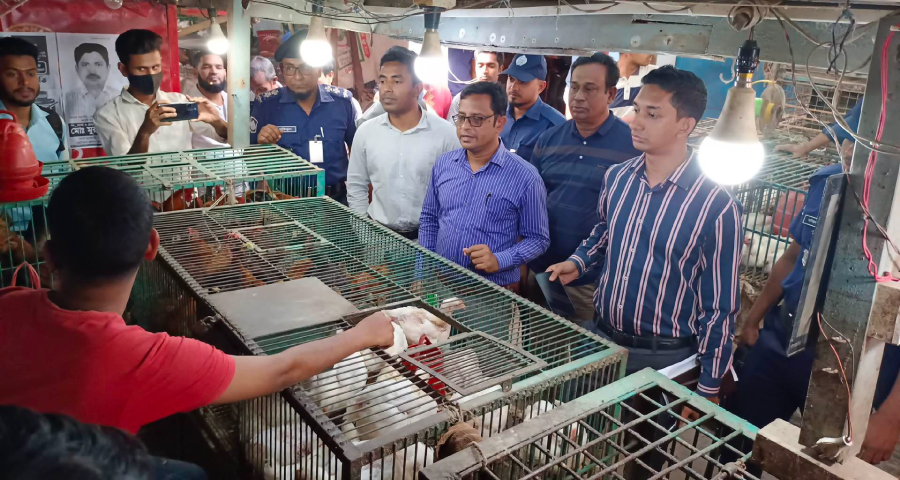 ময়মনসিংহের নতুন বাজারে ভ্রাম্যমাণ আদালতের অভিযান