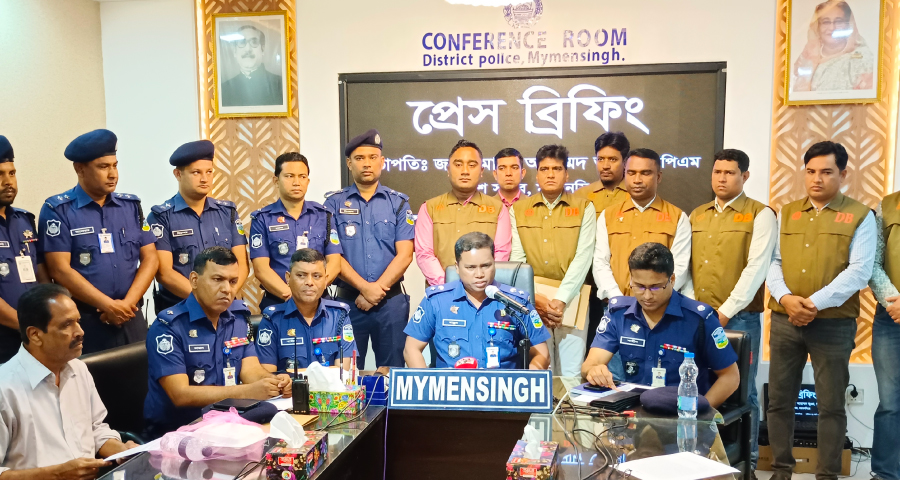 টাকা নিয়ে বনিবনা না হওয়ায় হোটেলে তরুণীকে গলাকেটে হত্যা