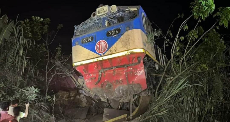 কুমিল্লায় দুই ট্রেনের সংঘর্ষ, আহত ৪০
