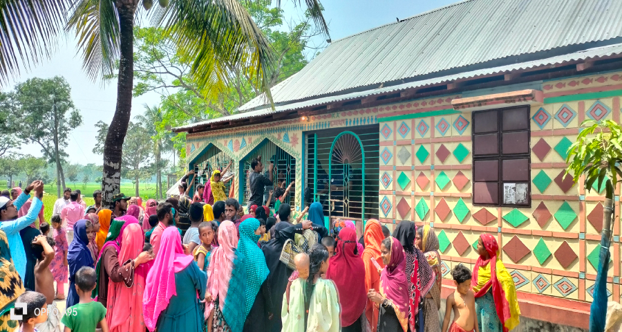 ঈশ্বরগঞ্জে গলায় ওড়না পেচিয়ে গৃহবধূর মৃত্যু