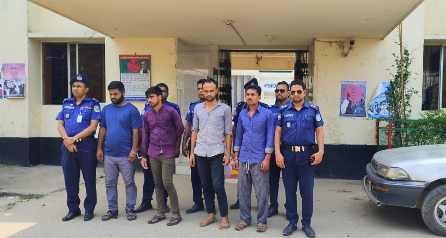 ভালুকায় ডাকাতির প্রস্তুতিকালে গ্রেপ্তার ৪