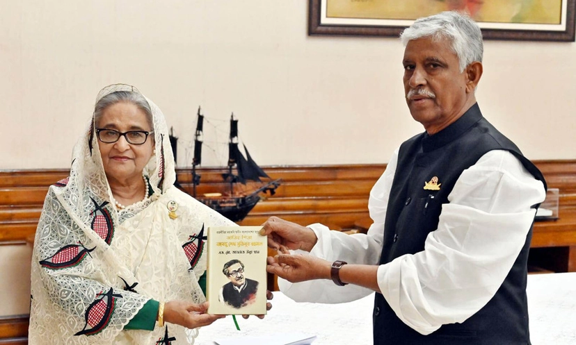 প্রধানমন্ত্রীর সঙ্গে সাক্ষাৎ করলেন আজমত উল্লা