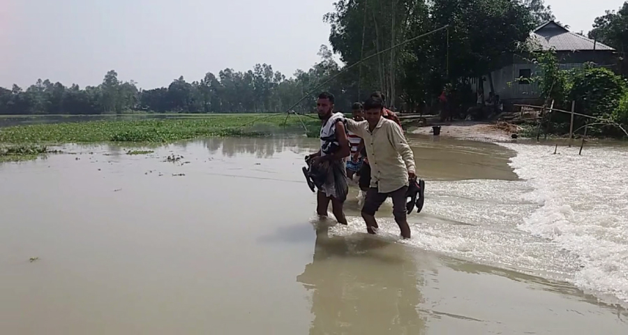 জামালপুরে বিভিন্ন নদ নদীর পানি বৃদ্ধি অব্যাহত থাকায় বন্যা দেখা দিয়েছে