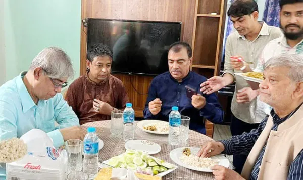 দুই মন্ত্রীকে দুপুরের ভাত খাওয়ালেন ডিবি প্রধান হারুন