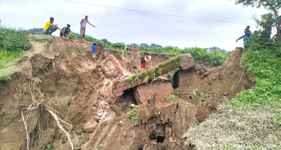 ঈশ্বরগঞ্জে ৪ কালভার্ট ভেঙে ১০ গ্রামের মানুষ যোগাযোগ বিচ্ছিন্ন