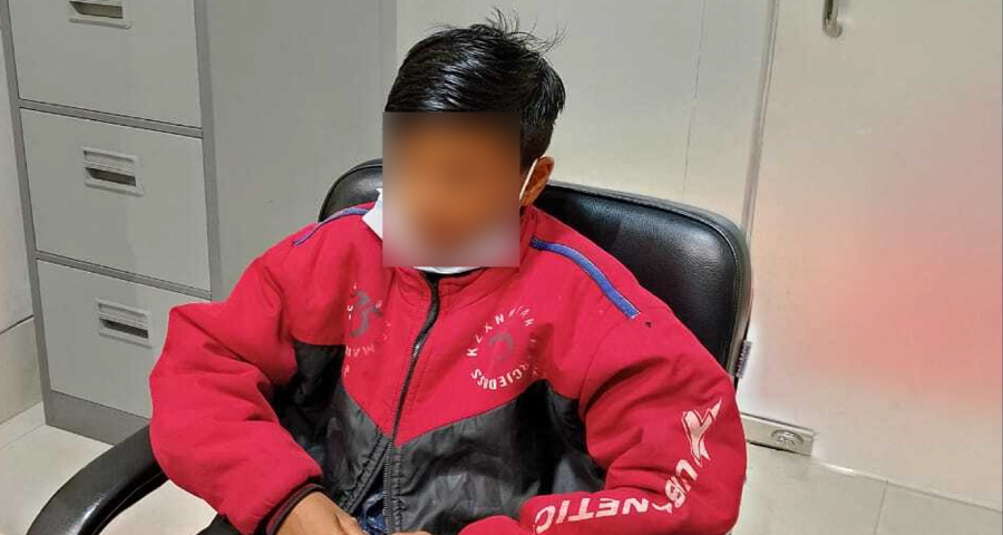 এবার সৈয়দপুর বিমানবন্দরে ঢুকে বিমানে ঢাকা যাওয়ার চেষ্টা শিশুর