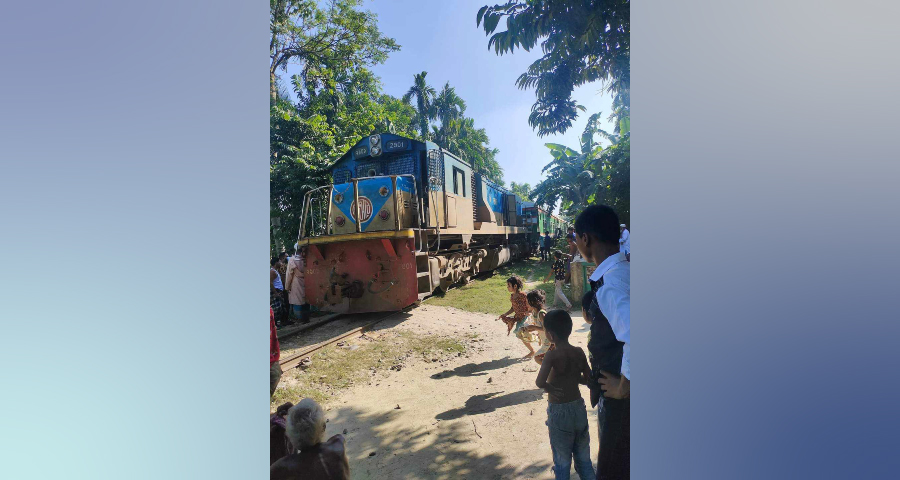 ঢাকা-ময়মনসিংহ রুটে দেড় ঘণ্টা ট্রেন চলাচল ব্যাহত