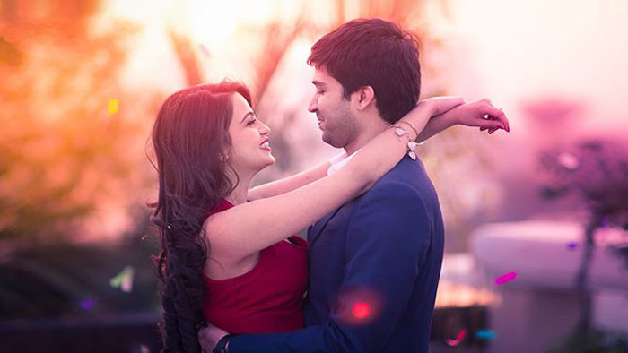 অন্য মেয়ের দিকে তাকানোয় প্রেমিকের চোখে সুই ঢুকিয়ে দিলেন প্রেমিকা