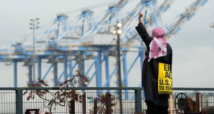 ওয়াশিংটনে ইসরায়েলমুখী অস্ত্রবাহী জাহাজ আটকে দিয়েছেন বিক্ষোভকারীরা