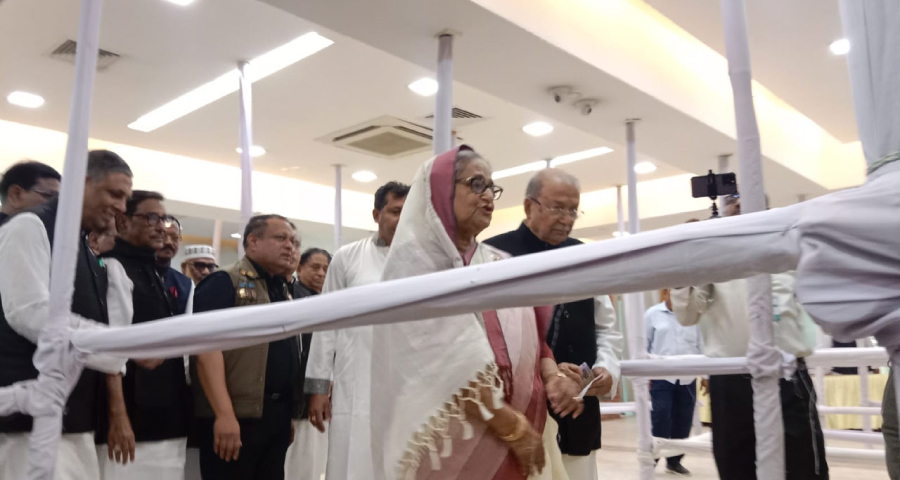 আ.লীগের মনোনয়ন ফরম বিক্রি শুরু, প্রথমটি শেখ হাসিনার