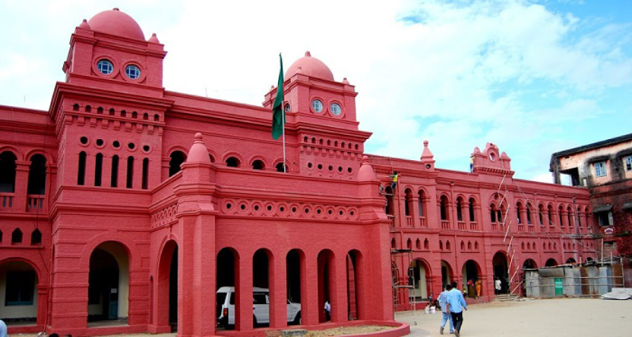 ‘আমাকে জামিন দিচ্ছস না কেন’ বলেই বিচারকের দিকে জুতা ছুড়লেন আসামি