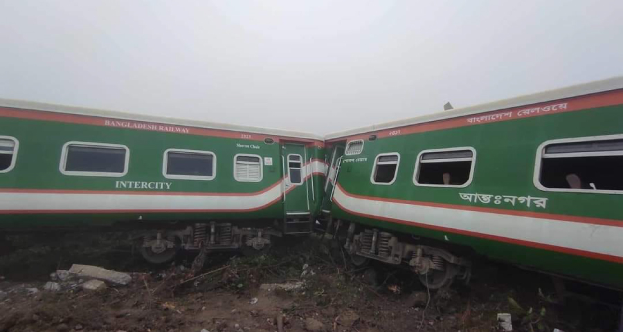 গাজীপুরে ‘নাশকতায়’ মোহনগঞ্জ এক্সপ্রেস লাইনচ্যুত, নিহত ১