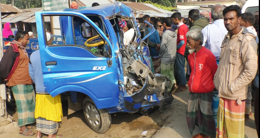 জামালপুরে বাস-পিকআপ-অটোরিকশার ত্রিমুখী সংঘর্ষে ৩ জন নিহত