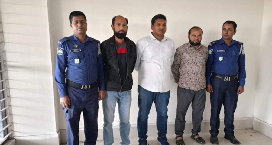 ভালুকায় পার্কে পরিবার নিয়ে ঘুরতে গিয়ে হামলার শিকার, গ্রেফতার ৩