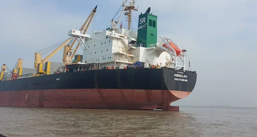 এমভি আব্দুল্লাহ জিম্মি করা ৮ জলদস্যু গ্রেপ্তার