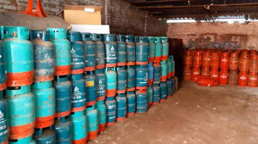 ১২ কেজি এলপিজির দাম কমল ৪৯ টাকা