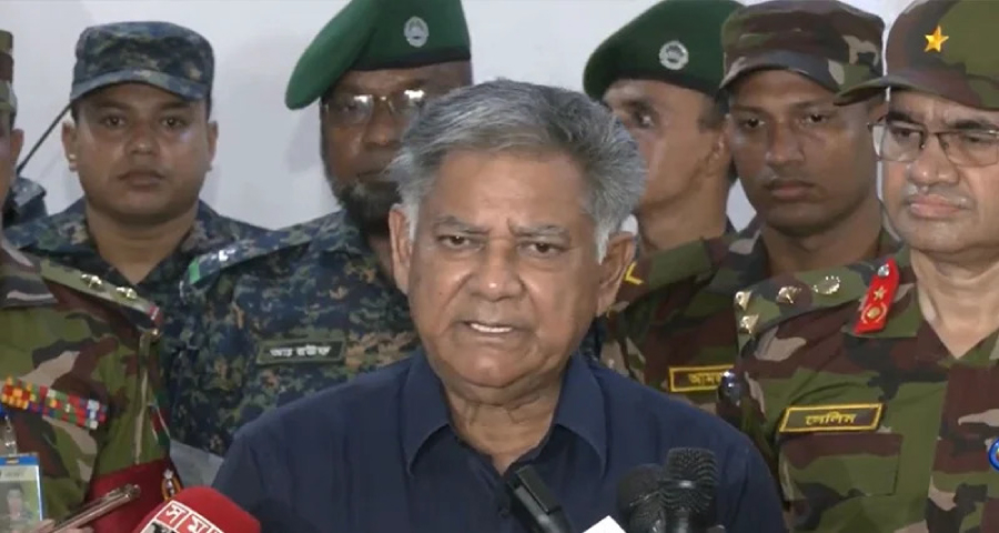 সাত দিনের মধ্যে অনুমোদনহীন অস্ত্র জমা দেয়ার নির্দেশ, অন্যথায় কঠোর ব্যবস্থা