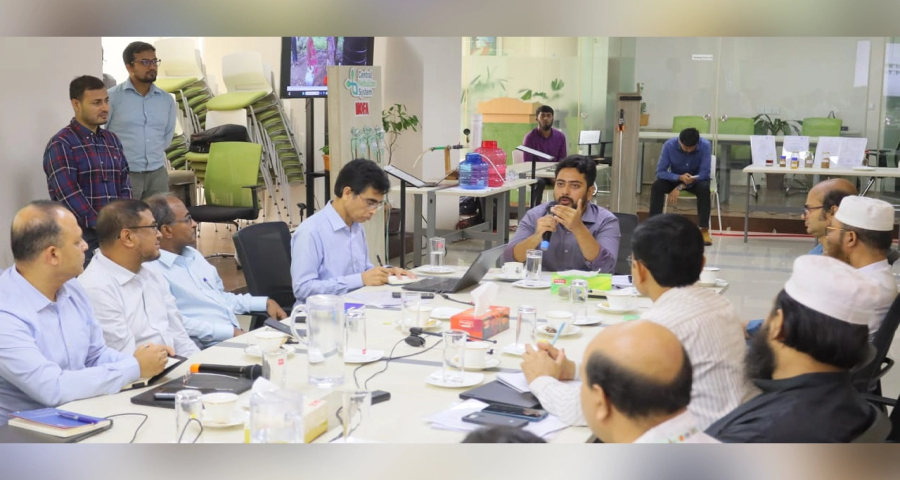 অপ্রয়োজনীয় প্রকল্প বাদ দেওয়ার নির্দেশ উপদেষ্টা নাহিদের