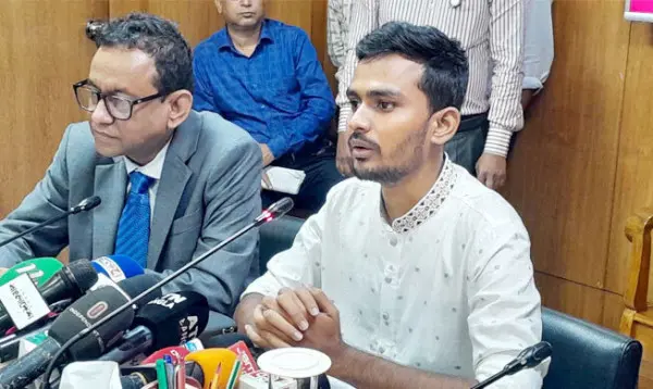 ১লা অক্টোবর থেকে টিসিবির পণ্য পাবেন ৪০ লাখ শ্রমিক: উপদেষ্টা আসিফ