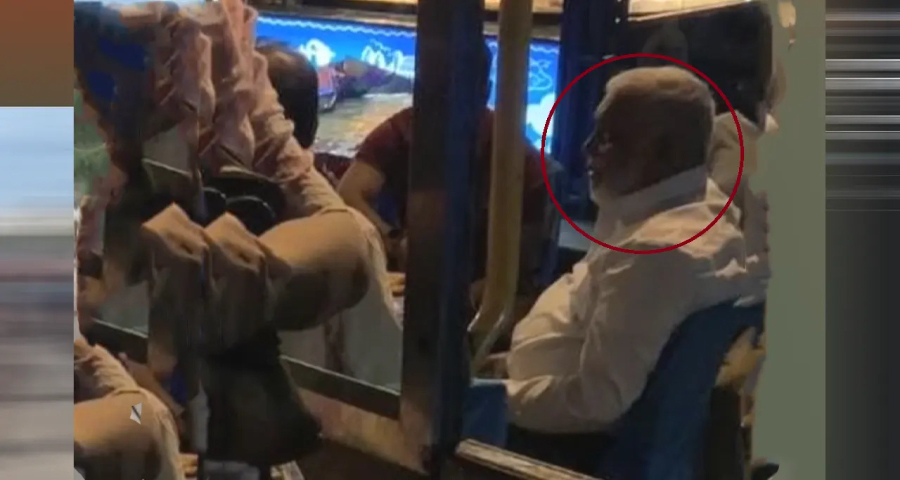 পার্কে আ.লীগ নেতাদের সঙ্গে আড্ডায় কামাল, ধরা পড়লেন ক্যামেরায়