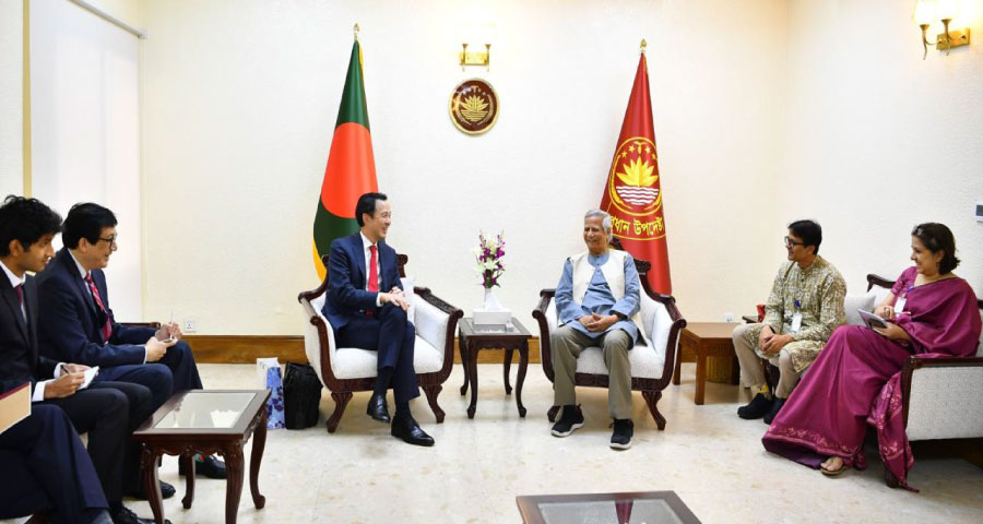 পাচার হওয়া অর্থ ফেরাতে সিঙ্গাপুরের সহায়তা চান প্রধান উপদেষ্টা