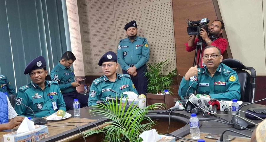 মামলা না নিলে ওসিকে ১ মিনিটে সাসপেন্ড করব : কমিশনার