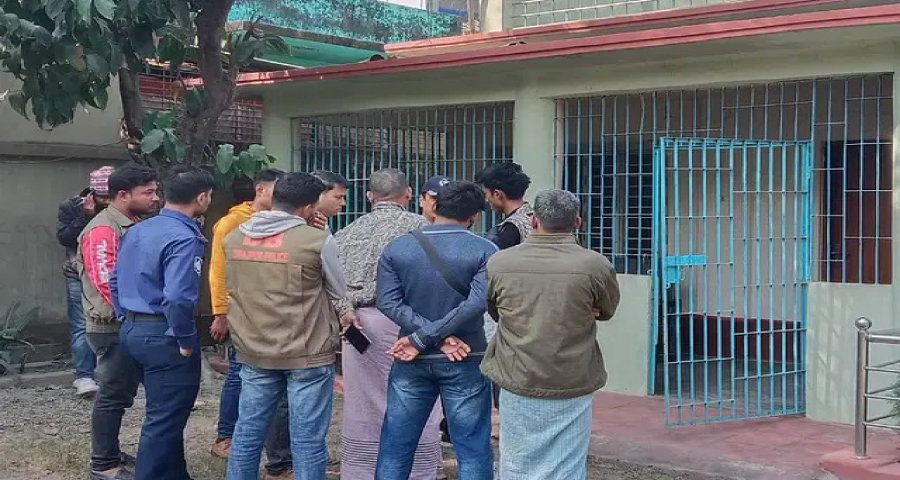 পুলিশ আসার আগেই পালালেন আত্মগোপনে থাকা ময়মনসিংহের সাবেক এমপি তুহিন