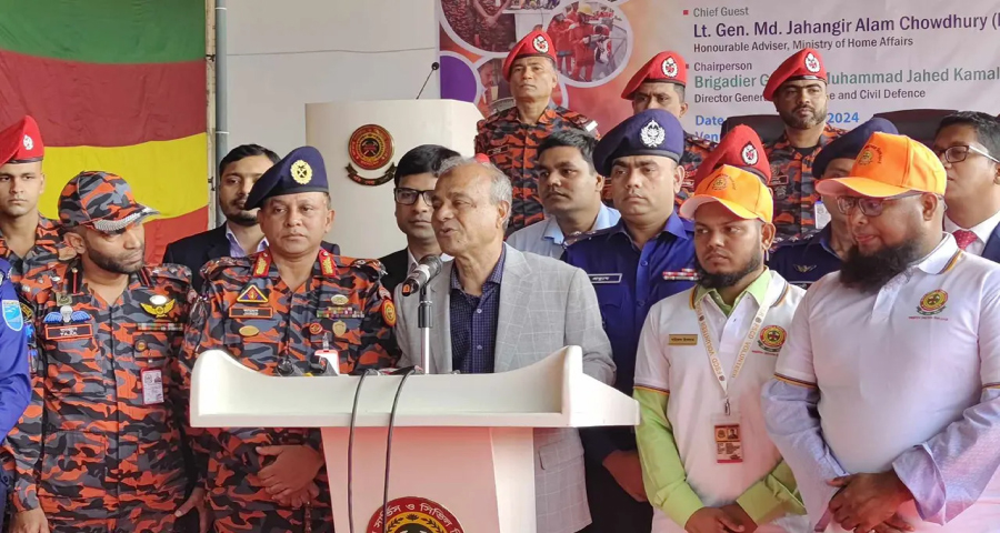 বাংলাদেশে নয়, ভারতেই শান্তিরক্ষী বাহিনী পাঠানো উচিত : স্বরাষ্ট্র উপদেষ্টা