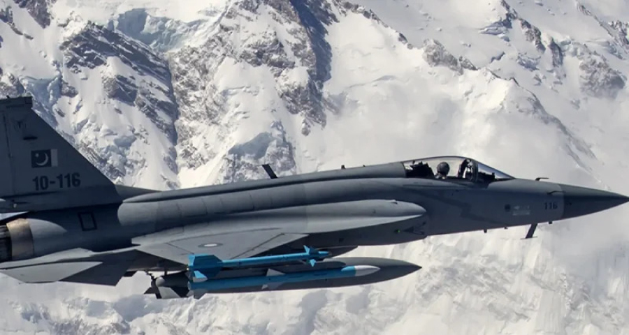 পাকিস্তানি জেএফ-১৭ থান্ডার যুদ্ধবিমানে আগ্রহ বাংলাদেশের